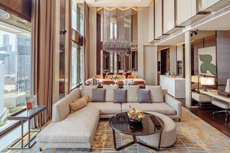 ASIA’S MOST OVERSIZED AND SPECTACULAR SUITES AND VILLAS Sofitel Singapore City Centre_Joaquim Suite